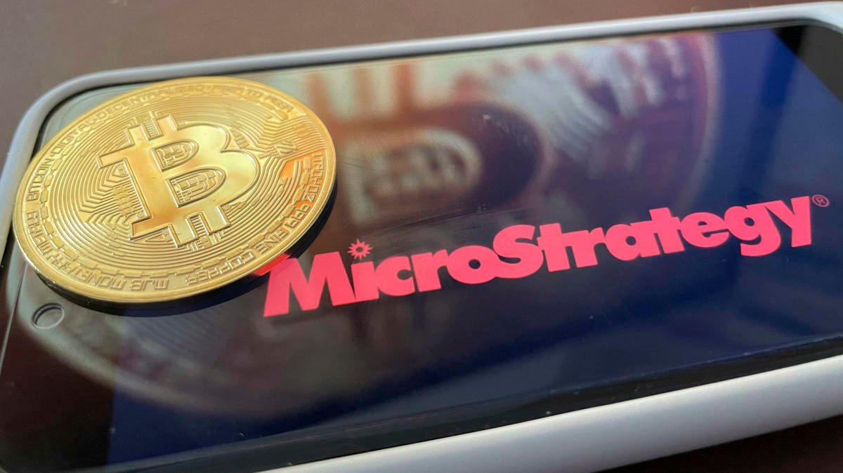 Top Bitcoin Holders Blackrock MicroStrategy