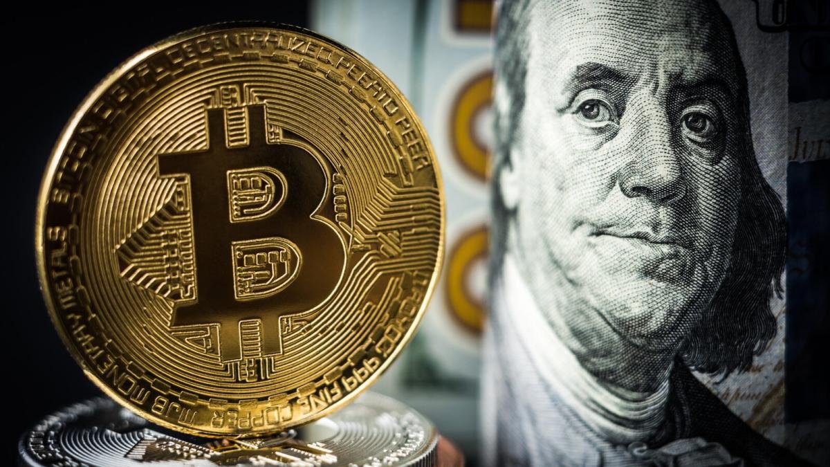 Technical Analysis Bitcoin at a Crossroads