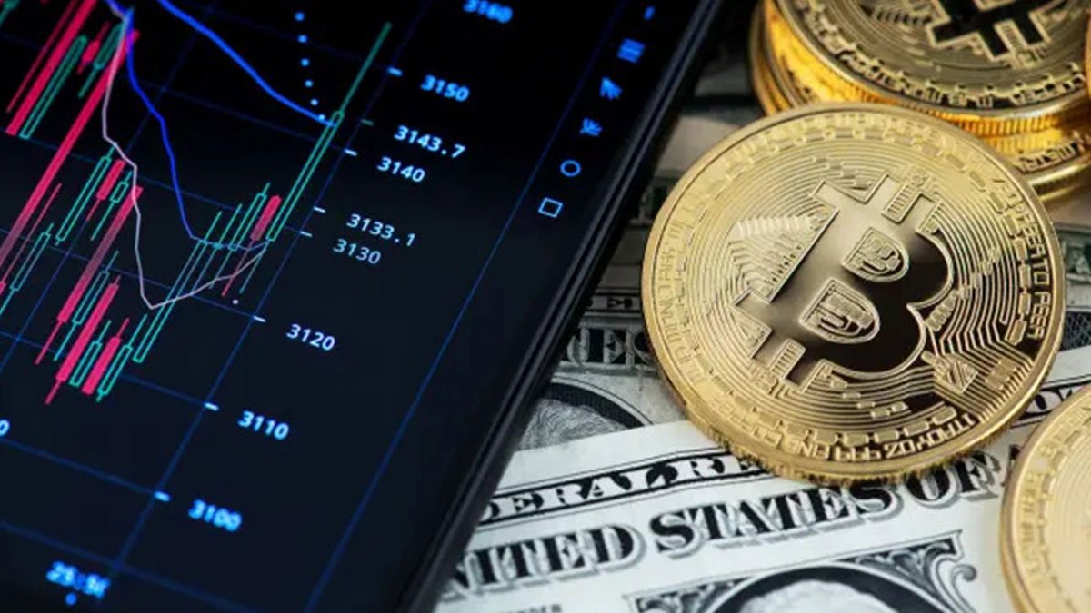 US Bitcoin ETFs Face